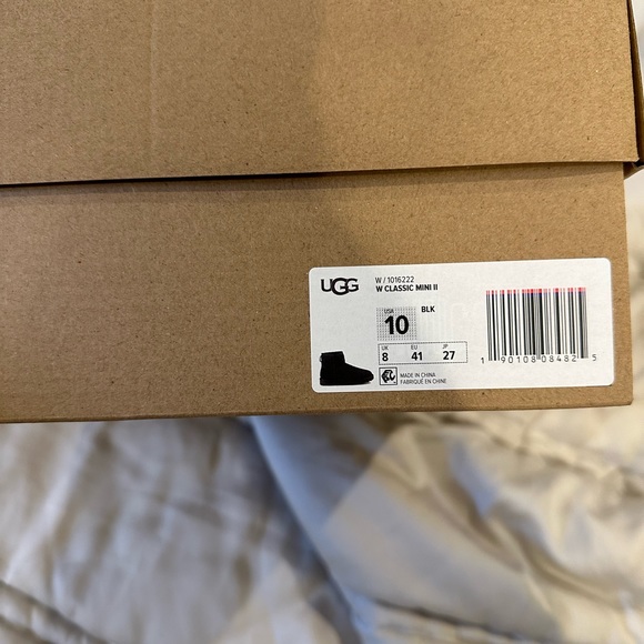 UGG Classic Mini boots (BNIB) - Picture 6 of 7